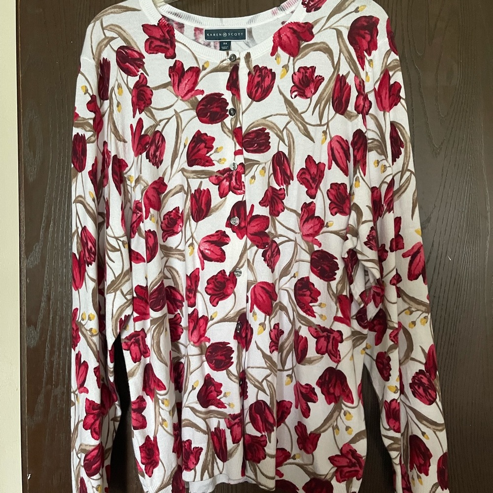 KAREN SCOTT ALL OVER FLORAL PRINT CARDIGAN